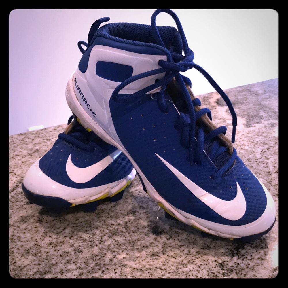 Nike Cleats, Size 5Y, Like New!
